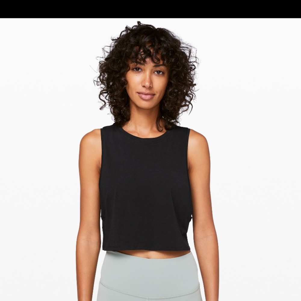 NWOT lululemon muscle love crop tank